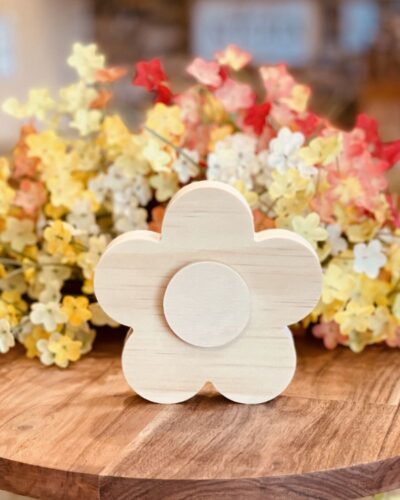 Daisy Flower Shaped Craft Wood, Unfinished Tiered Tray Decor, Wood Daisy, DIY Easter Decor, DIY Wood Crafts, Spring Daisy, Spring Flower, DIY Spring Decor, Ready to Paint Craft Wood, Unfinished Wood Craft, Easter Crafts, Spring Tiered Tray Decor, Free Standing Wood Daisy, Read to Paint Wood Daisy